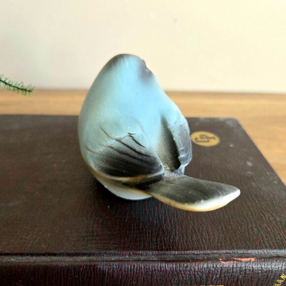 Beautiful ceramic bird figurine with floral design. - Picture 6 of 7